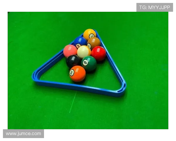 从力学与旋转角度解析台球击球技巧及精准控制原理研究